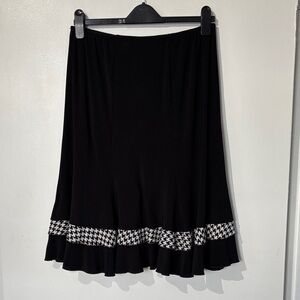 Bali Size Medium Black Skirt with Houndstooth Detail
